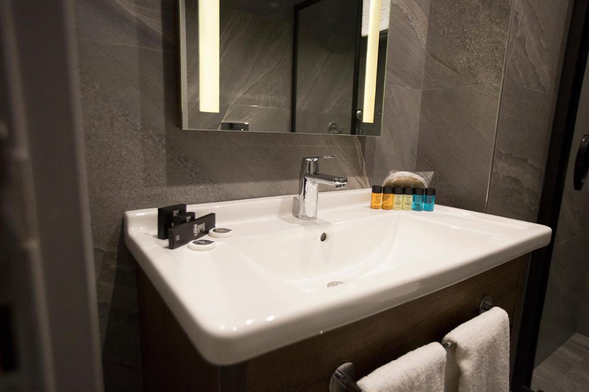 Emens Hotel Izmir Eksteriør billede