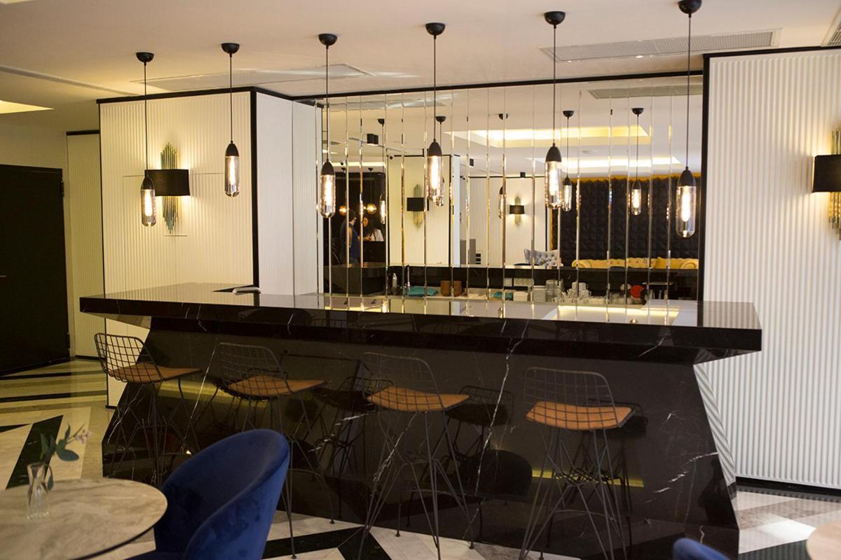 Emens Hotel Izmir Eksteriør billede